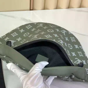 LV Discovery Bumbag Olive Green Monogram Shadow - RBV59