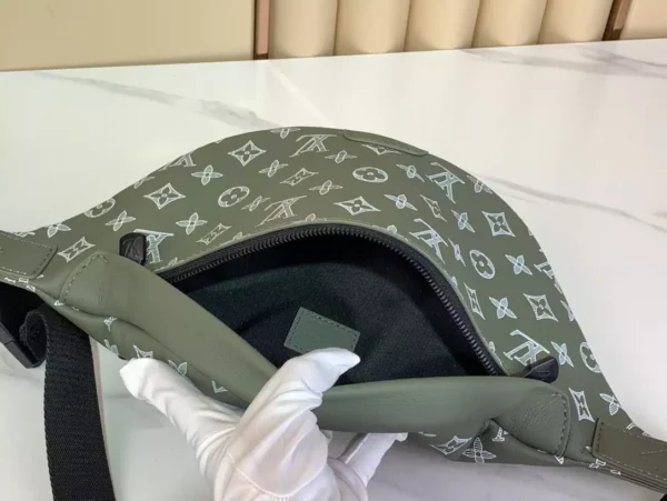 LV Discovery Bumbag Olive Green Monogram Shadow - RBV59