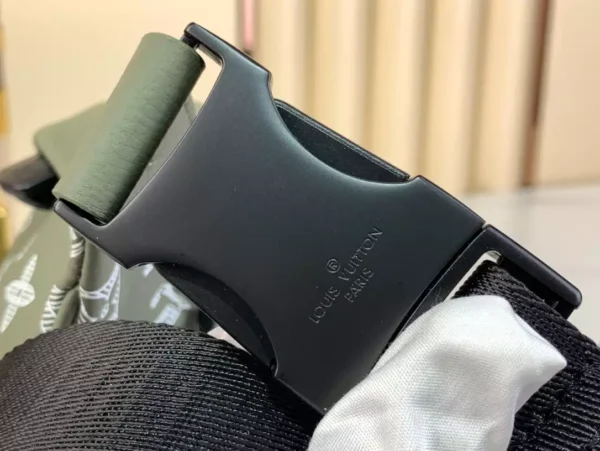 LV Discovery Bumbag Olive Green Monogram Shadow - RBV59