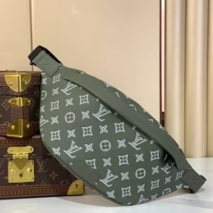 LV Discovery Bumbag Olive Green Monogram Shadow - RBV59