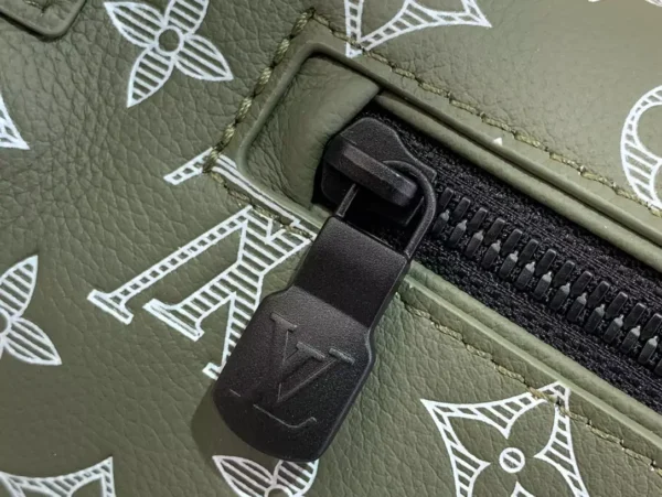 LV Discovery Bumbag Olive Green Monogram Shadow - RBV59