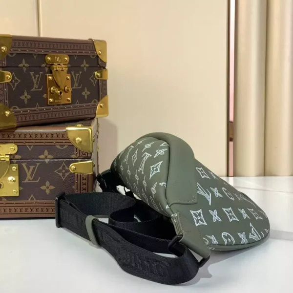 LV Discovery Bumbag Olive Green Monogram Shadow - RBV59