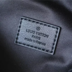 LV Discovery Bumbag PM Monogram Eclipse - RBV56