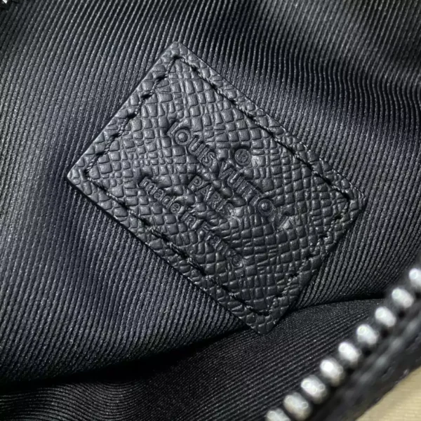 LV Discovery PM Bumbag Monogram Shadow Leather - RBV57
