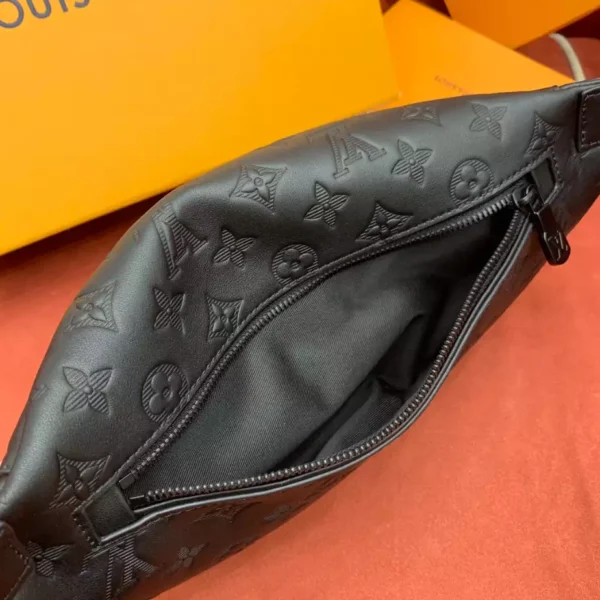 LV Discovery PM Bumbag Monogram Shadow Leather - RBV57