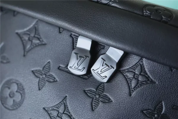 LV Discovery PM Bumbag Monogram Shadow Leather - RBV57