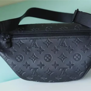 LV Discovery PM Bumbag Monogram Shadow Leather - RBV57