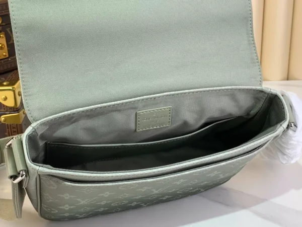 LV District PM Messenger Bag Khaki Monogram Gradient Canvas - RBV67