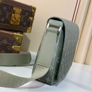 LV District PM Messenger Bag Khaki Monogram Gradient Canvas - RBV67