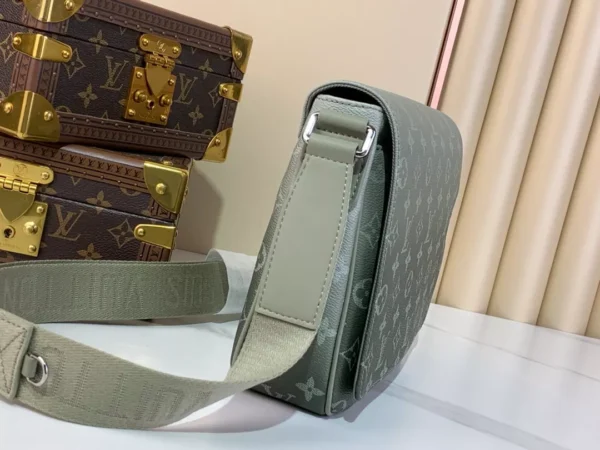 LV District PM Messenger Bag Khaki Monogram Gradient Canvas - RBV67