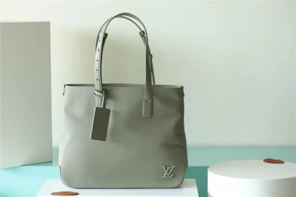 LV Fastline Tote Cowhide Leather - RBV27