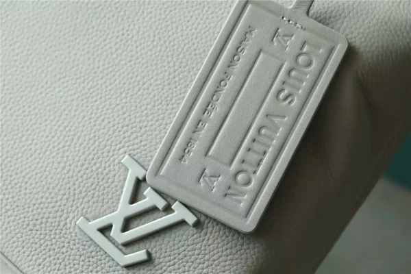 LV Fastline Tote Cowhide Leather - RBV27