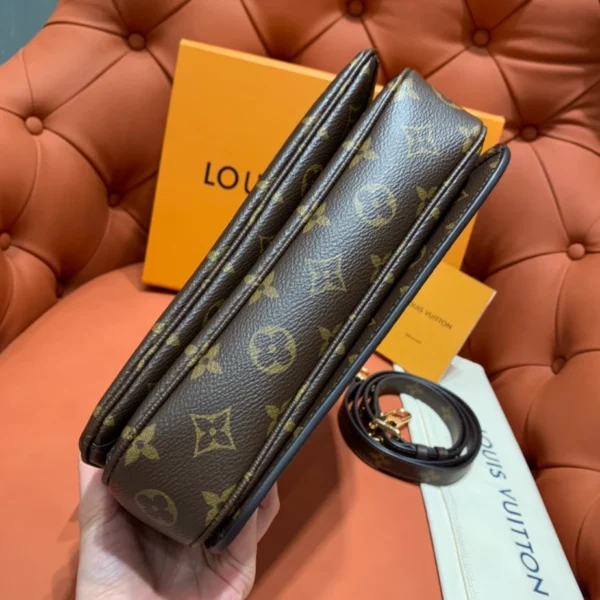 LV Pochette Métis Monogram Canvas - RLB26