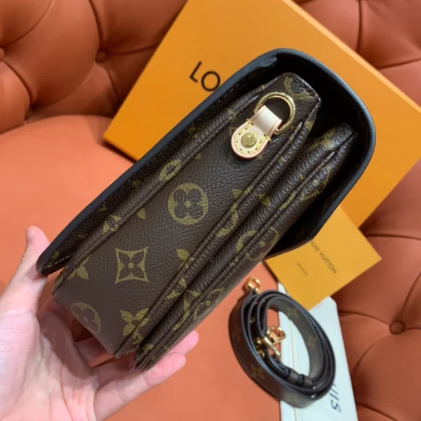 LV Pochette Métis Monogram Canvas - RLB26