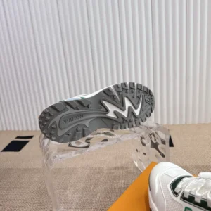 LV Runner Tatic Sneaker - RLS108