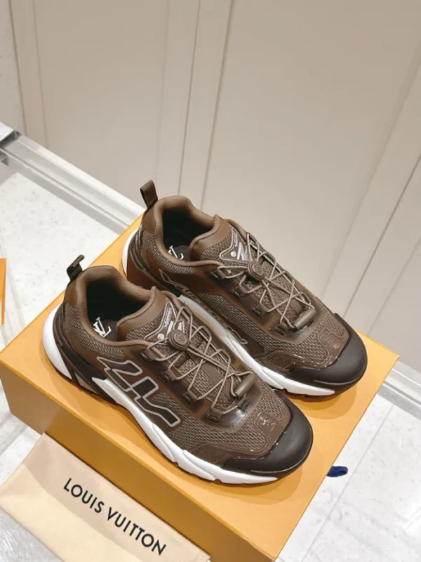 LV Runner Tatic Sneaker - RLS111