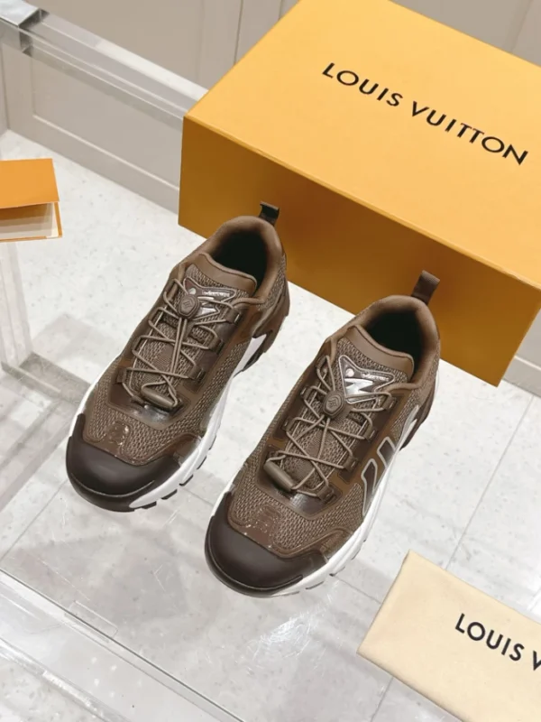LV Runner Tatic Sneaker - RLS111