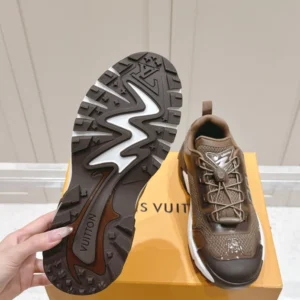 LV Runner Tatic Sneaker - RLS111