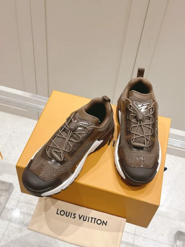 LV Runner Tatic Sneaker - RLS111