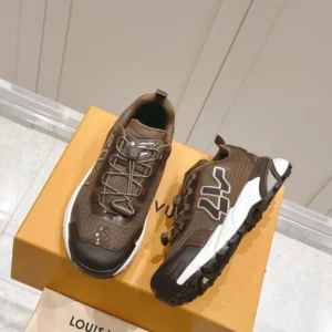 LV Runner Tatic Sneaker - RLS111