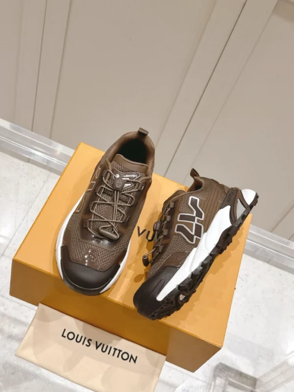 LV Runner Tatic Sneaker - RLS111