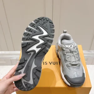 LV Runner Tatic Sneaker - RLS112