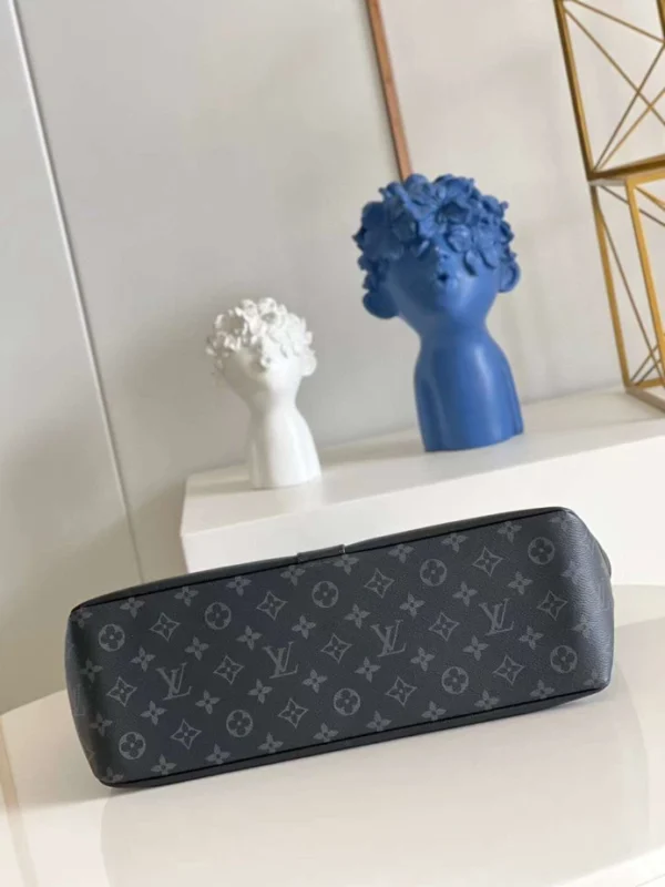 LV Saumur Tote Bag Monogram Eclipse - RBV28