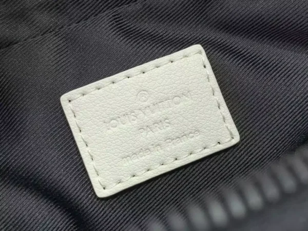 LV Saumur Tote Bag Monogram Eclipse - RBV28