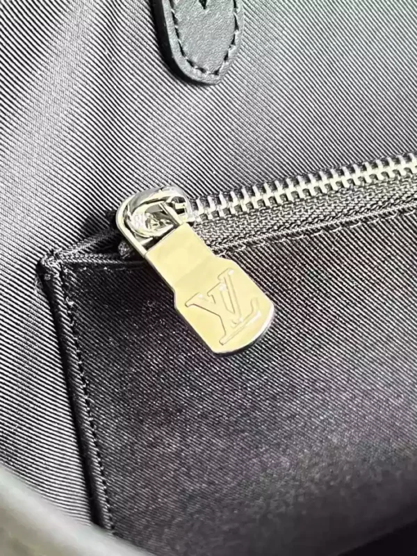 LV Saumur Tote Bag Monogram Eclipse - RBV28