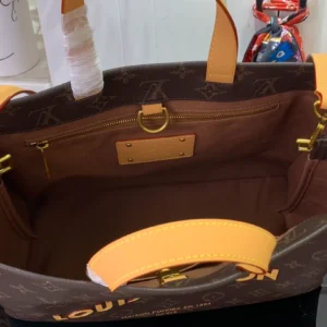 LV Shopper Tote MM Autres Cuirs Monogram - RBV64