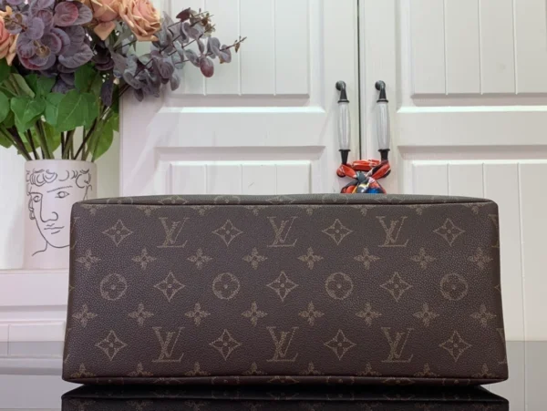 LV Shopper Tote MM Autres Cuirs Monogram - RBV64