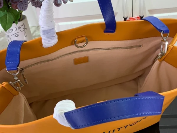 LV Shopper Tote MM Other Leathers - RBV63