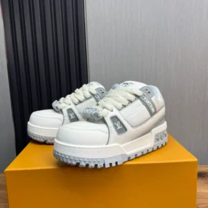 LV Trainer Maxi Sneaker - RLS132