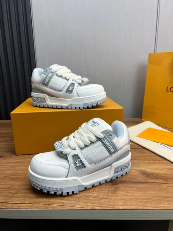 LV Trainer Maxi Sneaker - RLS132