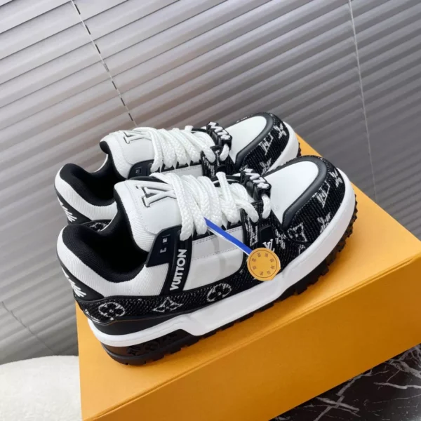 LV Trainer Maxi Sneaker - RLS116