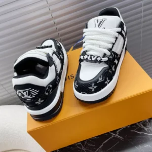 LV Trainer Maxi Sneaker - RLS116