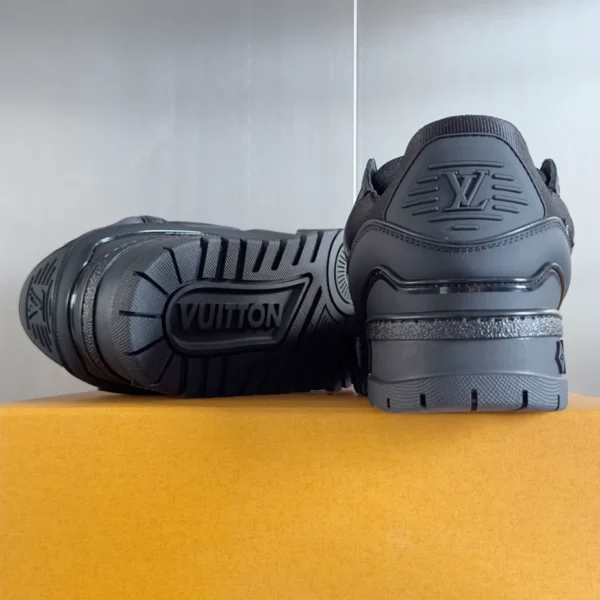 LV Trainer Maxi Snow Sneaker - RLS129