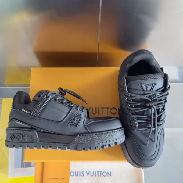 LV Trainer Maxi Snow Sneaker - RLS129