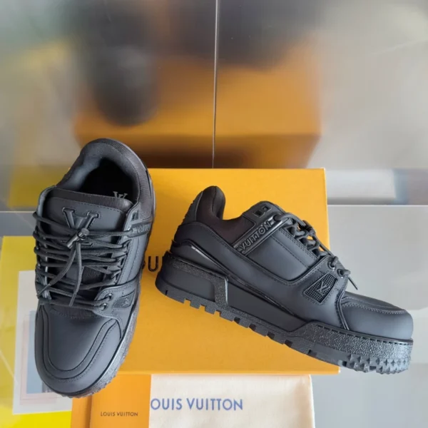 LV Trainer Maxi Snow Sneaker - RLS129