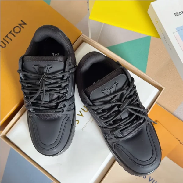 LV Trainer Maxi Snow Sneaker - RLS129