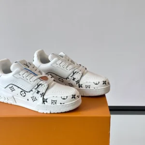 LV Trainer Sneaker - RLS106