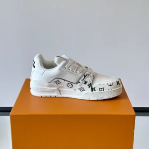 LV Trainer Sneaker - RLS106