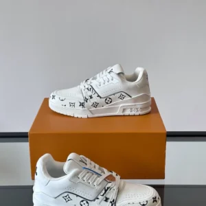 LV Trainer Sneaker - RLS106
