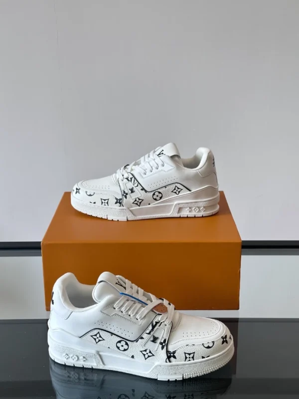LV Trainer Sneaker - RLS106