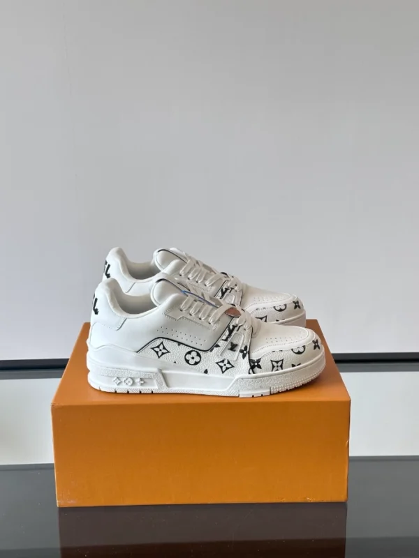 LV Trainer Sneaker - RLS106