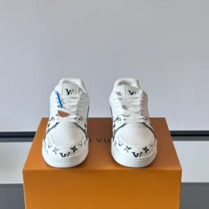 LV Trainer Sneaker - RLS106