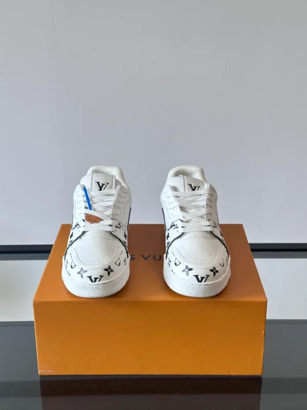 LV Trainer Sneaker - RLS106