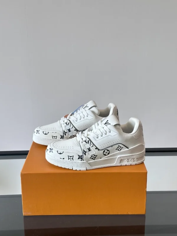 LV Trainer Sneaker - RLS106