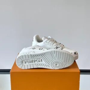 LV Trainer Sneaker - RLS106