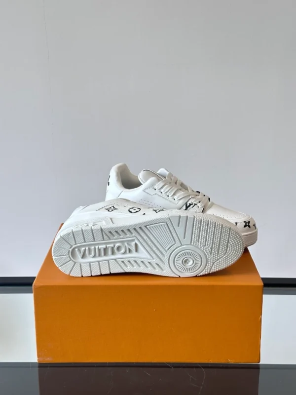 LV Trainer Sneaker - RLS106